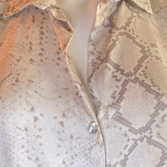 𝅺CLOTH and‎ Stone Snake Print Button Down shirt Size S - Picture 6 of 10